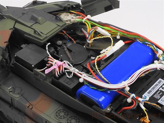 Tamiya German Federal Army Main Battle Tank Leopard 2 A7V 